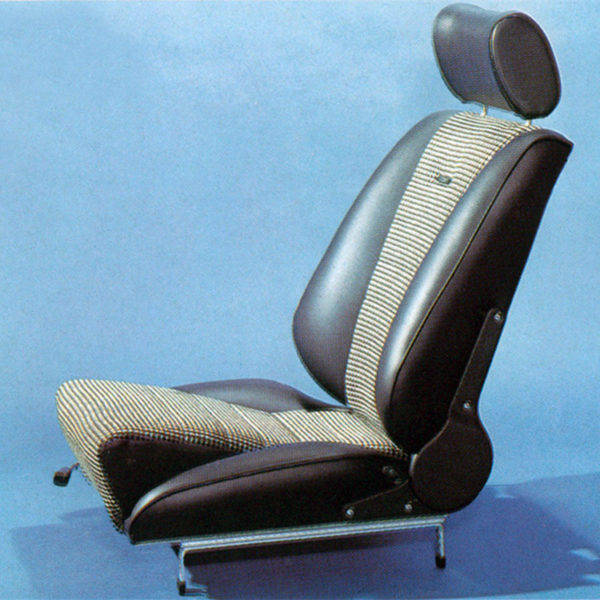 1969年製造　レカロ製フロントシート