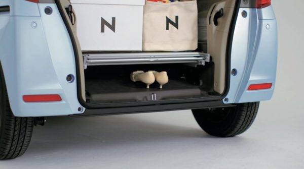 ホンダ　N-BOXスロープ仕様　スロープ収納時