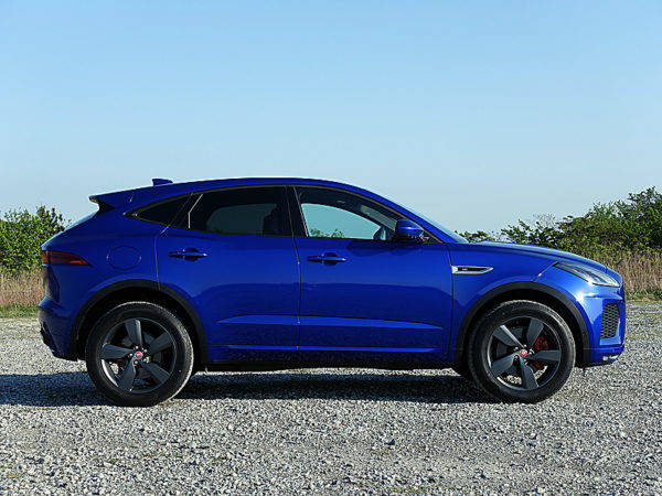 クルマと過ごす日々 vol.24　ジャガー　E-PACE