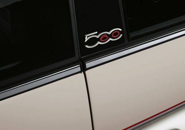 フィアット　500C 60th（シックスティース）　エンブレム