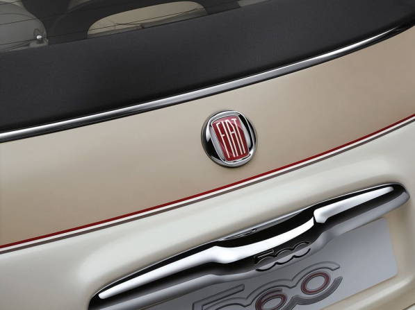 フィアット　500C 60th（シックスティース）　リヤエンブレム
