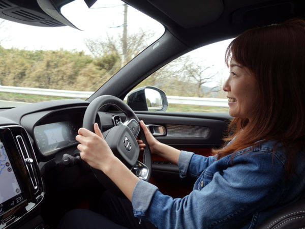 DJ藤本えみりの有頂天レポート☆ワクワクさせて？ vol.44　ボルボ　XC40　運転風景