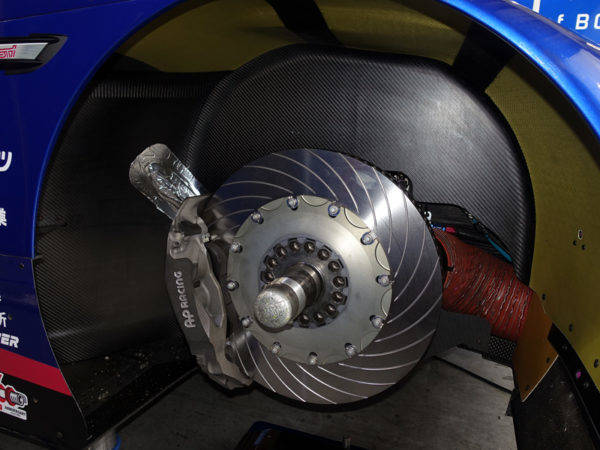 スバル STIの先端技術 決定版 Vol.13　富士スピードウェイ　GT300　BRZ　カーボン製インナーフェンダー