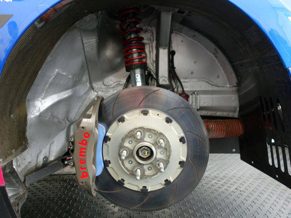 スバル STIの先端技術 決定版 Vol.14 スバル WRX STI ニュルブルクリンク24時間レースクラス優勝 フェンダー部補強