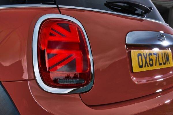 BMW　新型MINI 　テールレンズ　ユニオンジャックデザイン