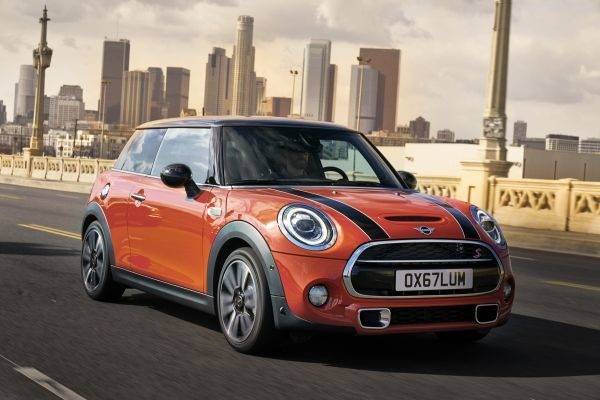 BMW　新型MINI 　クーパーS3ドア