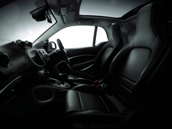 メルセデス・ベンツ　スマート誕生20周年　smart BRABUS signature style edition（fortwo/cabrio）　インテリア