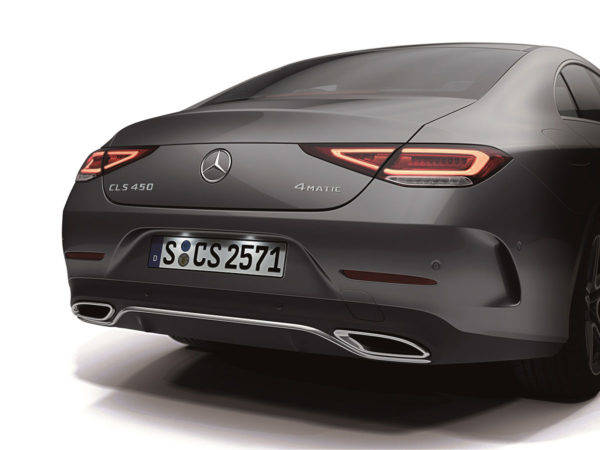 メルセデス・ベンツ　CLS　リヤバンパー　テールランプ