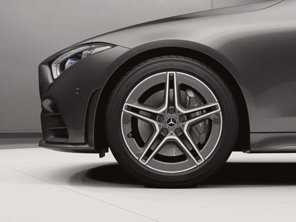 メルセデス・ベンツ　CLS　タイヤ　ホイール　ブレーキ