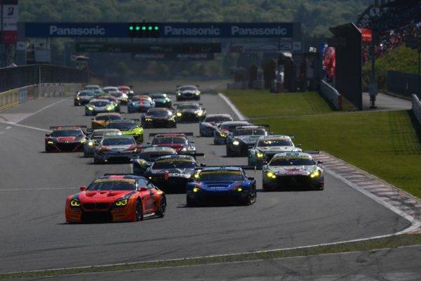 2018AUTOBACS SUPER GT ROUND5 FUJI GT500mileRACE　観戦券発売　GT300クラススタート風景
