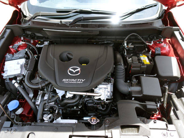 マツダ　CX−3　試乗　スカイアクティブ-D1.8エンジン