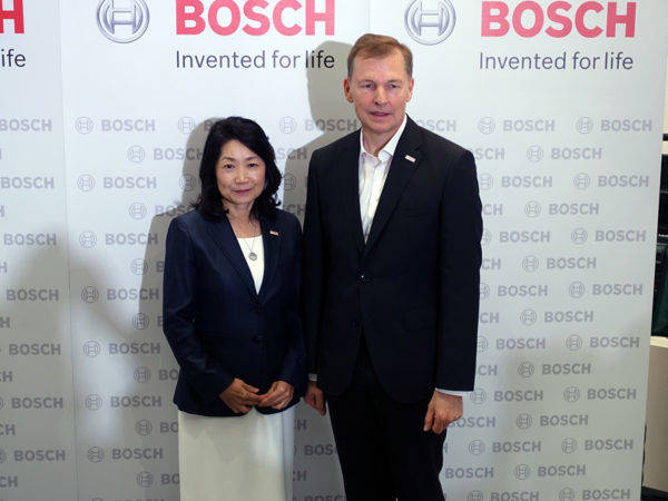 ボッシュ　年次会見　クラウス・メーダー社長　森川典子副社長