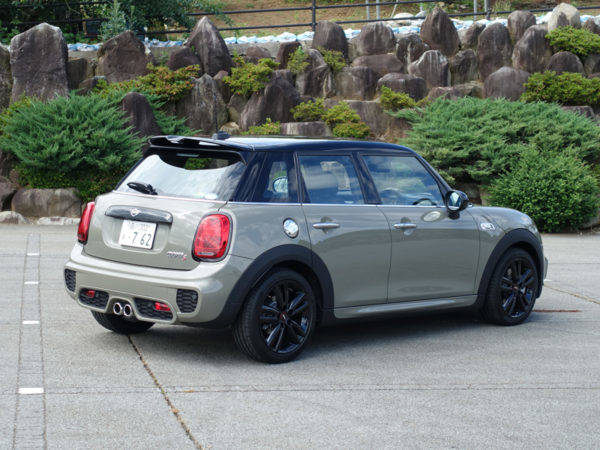 繁浩太郎の言いたい放題　MINI　試乗　MINI5ドア　リヤスタイル