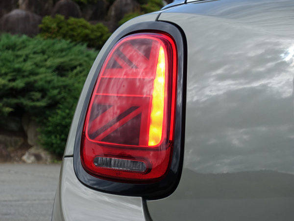繁浩太郎の言いたい放題　MINI　試乗　MINI5ドア　テールレンズ