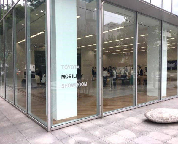 TOYOTA MOBILITY SHOWROOM ショールーム外観