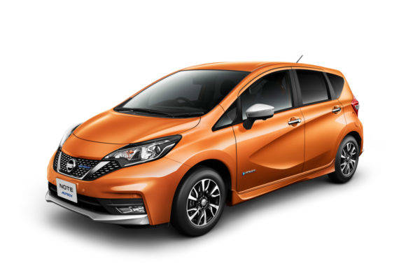 日産　ノートAUTECH　フロントスタイル