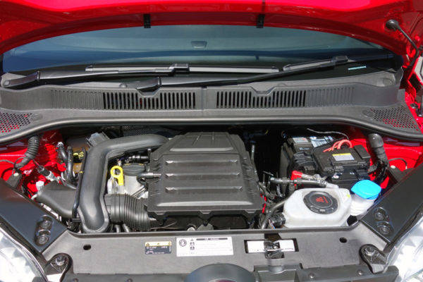 フォルクスワーゲン　up! GTI　試乗　1L直噴ターボエンジン