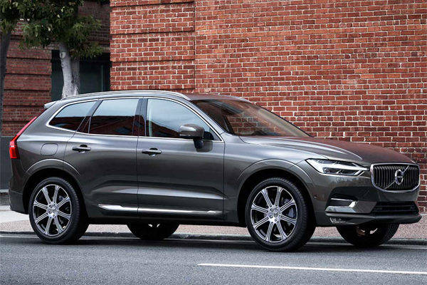 ボルボXC60の一部仕様および一部価格を変更