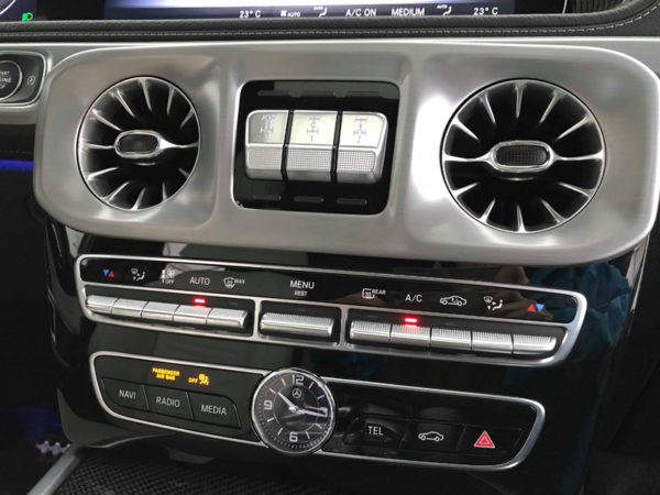 新型 メルセデス・ベンツ Gクラス 試乗記 AWDスイッチ
