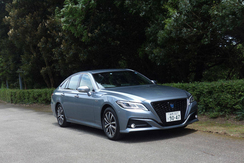 トヨタ　クラウン　公道試乗　G　フロントスタイル
