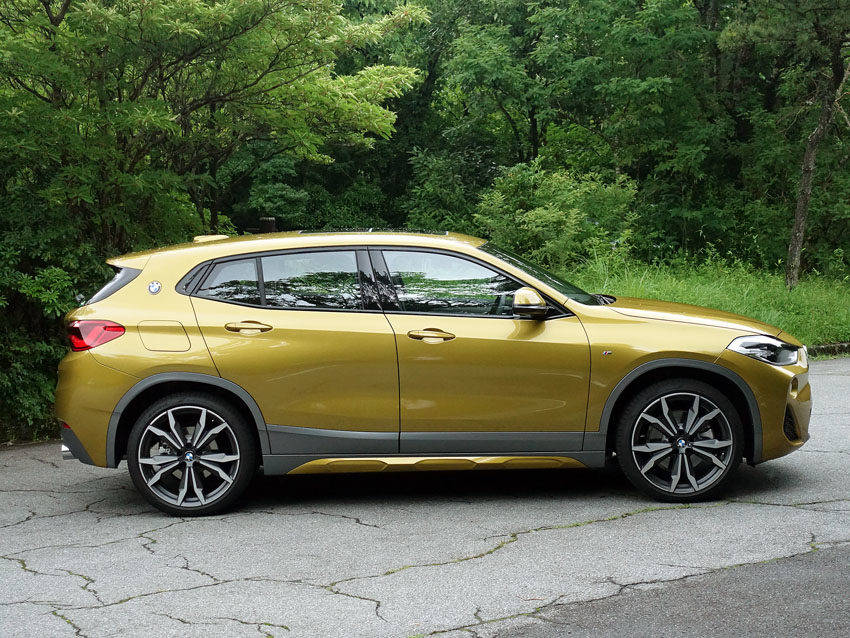 BMW X2　試乗　サイドビュー　サイドビュー