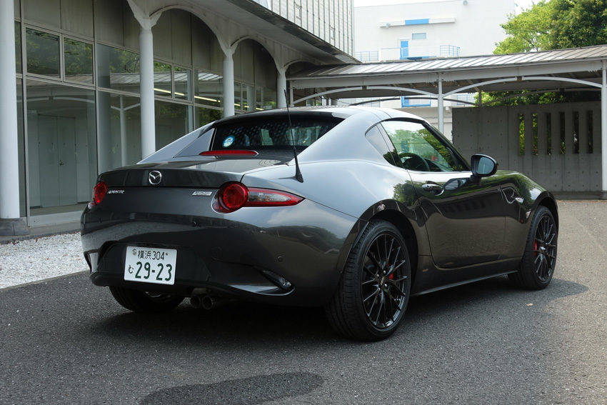 マイナーチェンジされたロードスターRF　RS　リヤイメージ