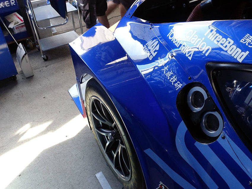 スーパーGT第6戦 SUBARU BRZ GT300 リヤフェンダー