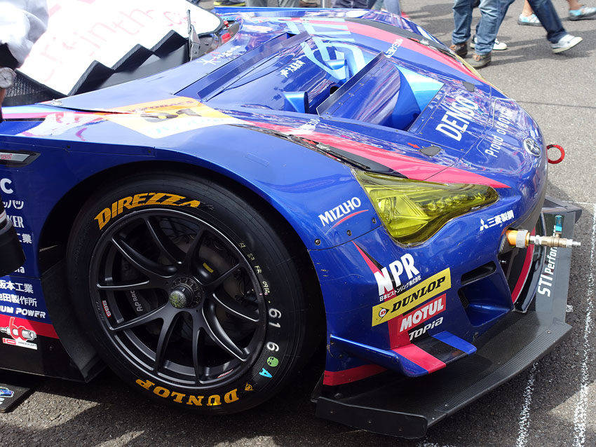 スーパーGT第6戦 SUBARU BRZ GT300 フロントフェンダー