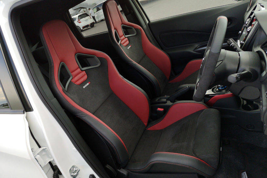 日産 ノート e-POWER NISMO S  レカロシート仕様