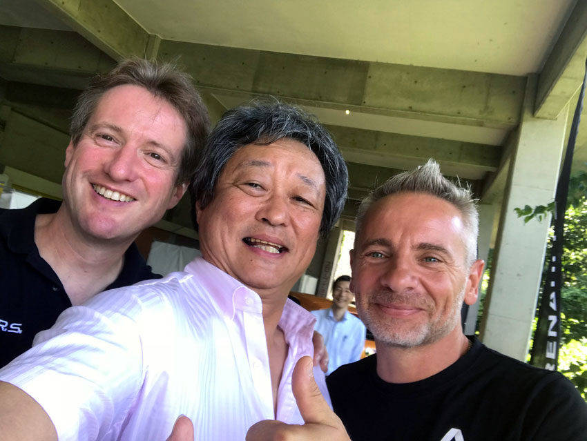 クルマと過ごす日々vol.33　ルノー　メリメ氏　ウルゴン氏　セルフィー