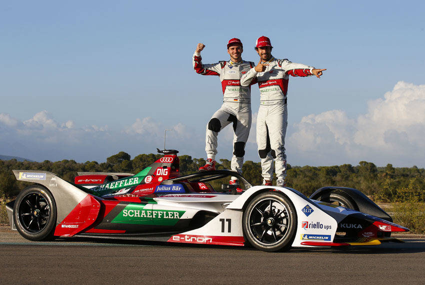 新型e-tron FE05とダニエル・アプト選手（左）、ルーカスディグラッシ選手