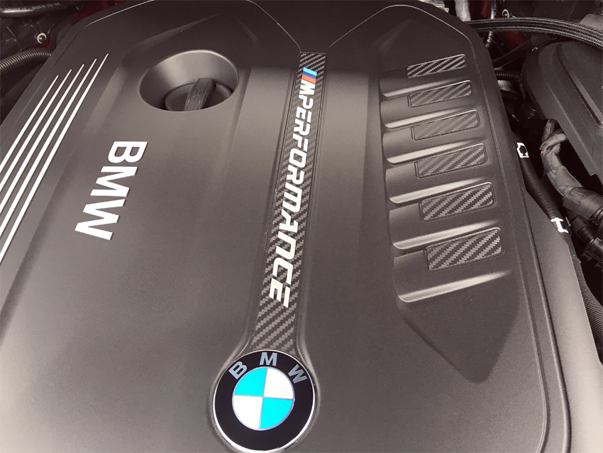DJ藤本えみりの有頂天レポート☆ワクワクさせて？ BMW X4 6気筒だ！そして「M PERFORMANCE」の文字がステキ