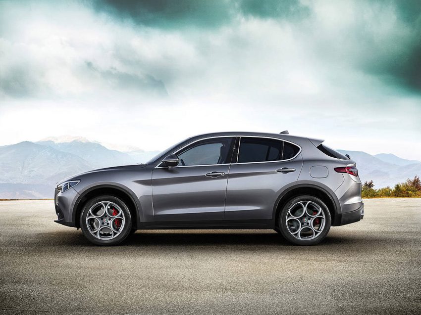 アルファロメオ・ステルヴィオ 2.0 TURBO Q4スポーツパッケージ