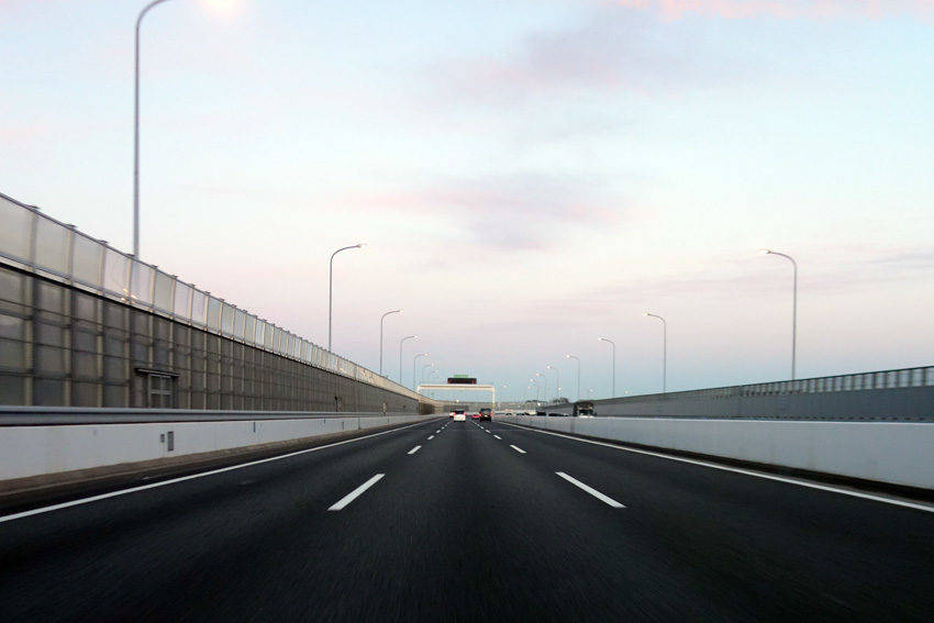 空いている高速道路