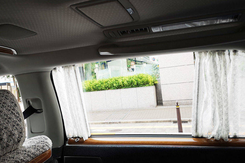 トヨタ　センチュリー　試乗　リヤシートからの眺め
