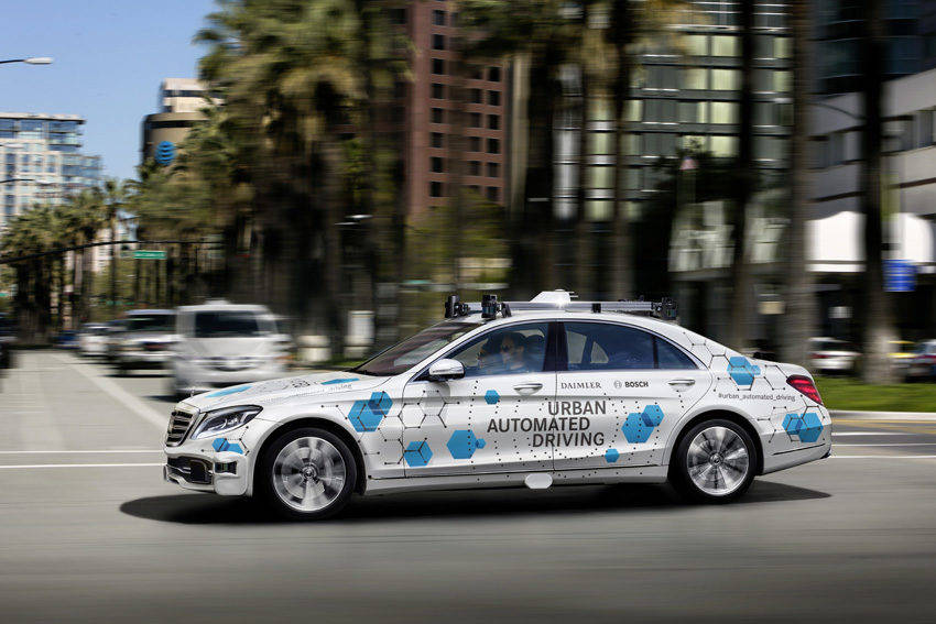ボッシュとダイムラー、自動運転車両ライドシェアサービスの実証実験開始