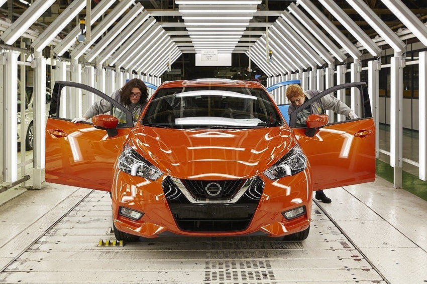 フランスのルノー・フロン工場で生産される日産マイクラ