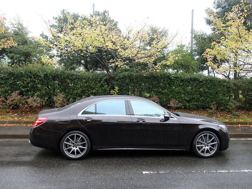 試乗車はS400d 4MATIC ロング