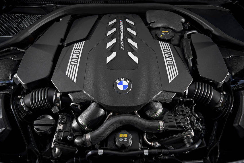 BMW 8シリーズ M850i xDrive
