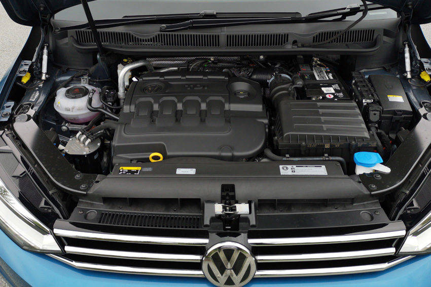 ゴルフ トゥーラン TDI ハイライン 試乗