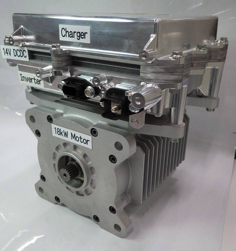 48V eパワートレーン。パッケージ容量10L、重量29kg
