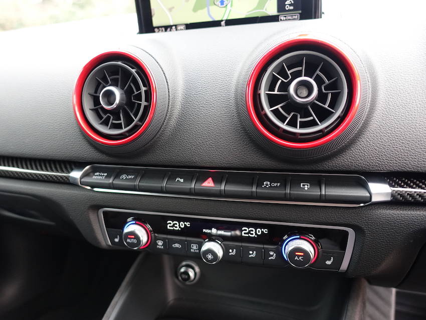 アウディ RS3セダン 試乗記