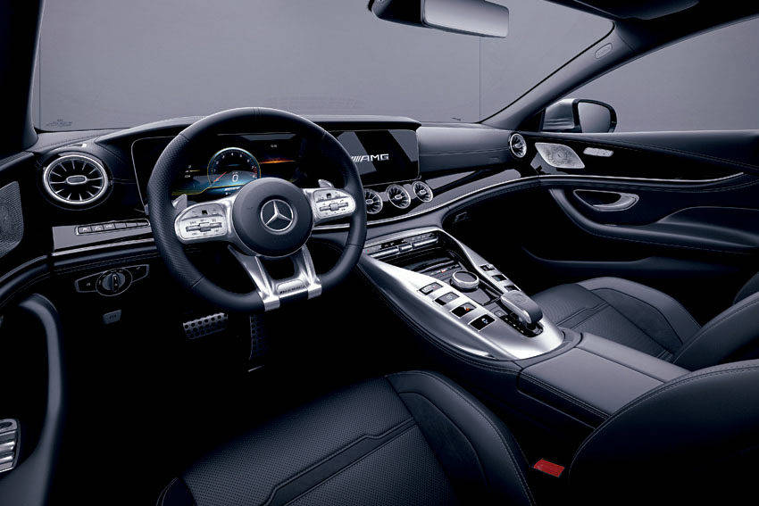 メルセデス AMG GT 4ドアクーペ