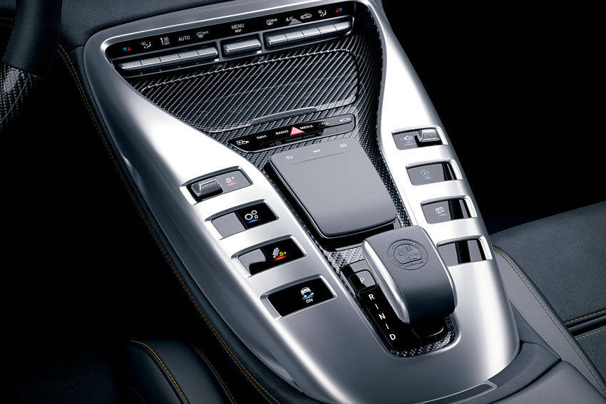 メルセデス AMG GT 4ドアクーペ
