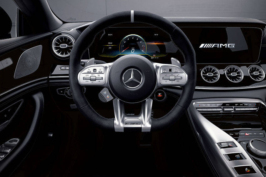 メルセデス AMG GT 4ドアクーペ
