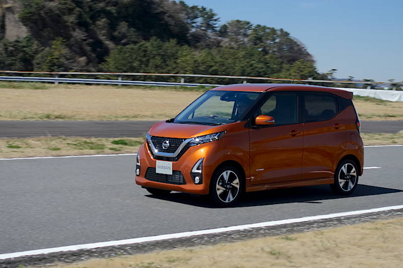 日産の追浜テストコースでプチ試乗