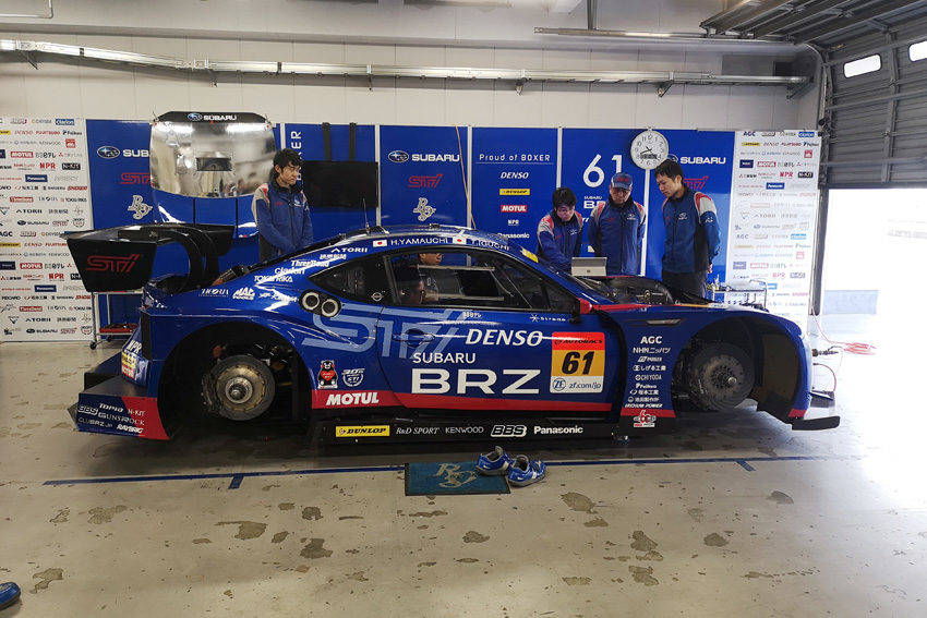 【スーパーGT BRZ GT300シェイクダウン】決め細い空力性能をアップデート