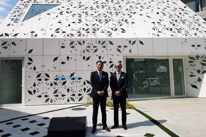 EQ Houseに出席したメルセデス・ベンツ日本の上野金太郎社長と竹中工務店の大神正篤副社長（右）