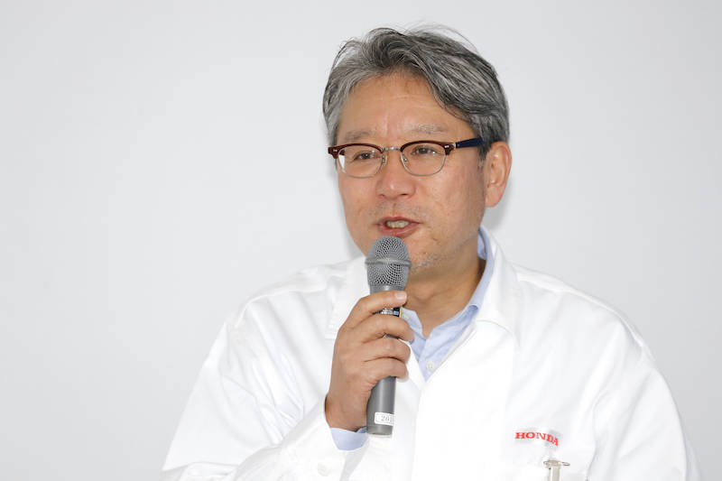 本田技術研究所の社長に就任する三部敏宏氏がロードマップを説明