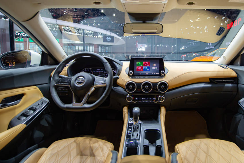 上海モーターショー2019 日産 新型シルフィ